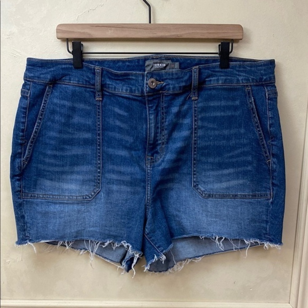Torrid Jean shorts size 18